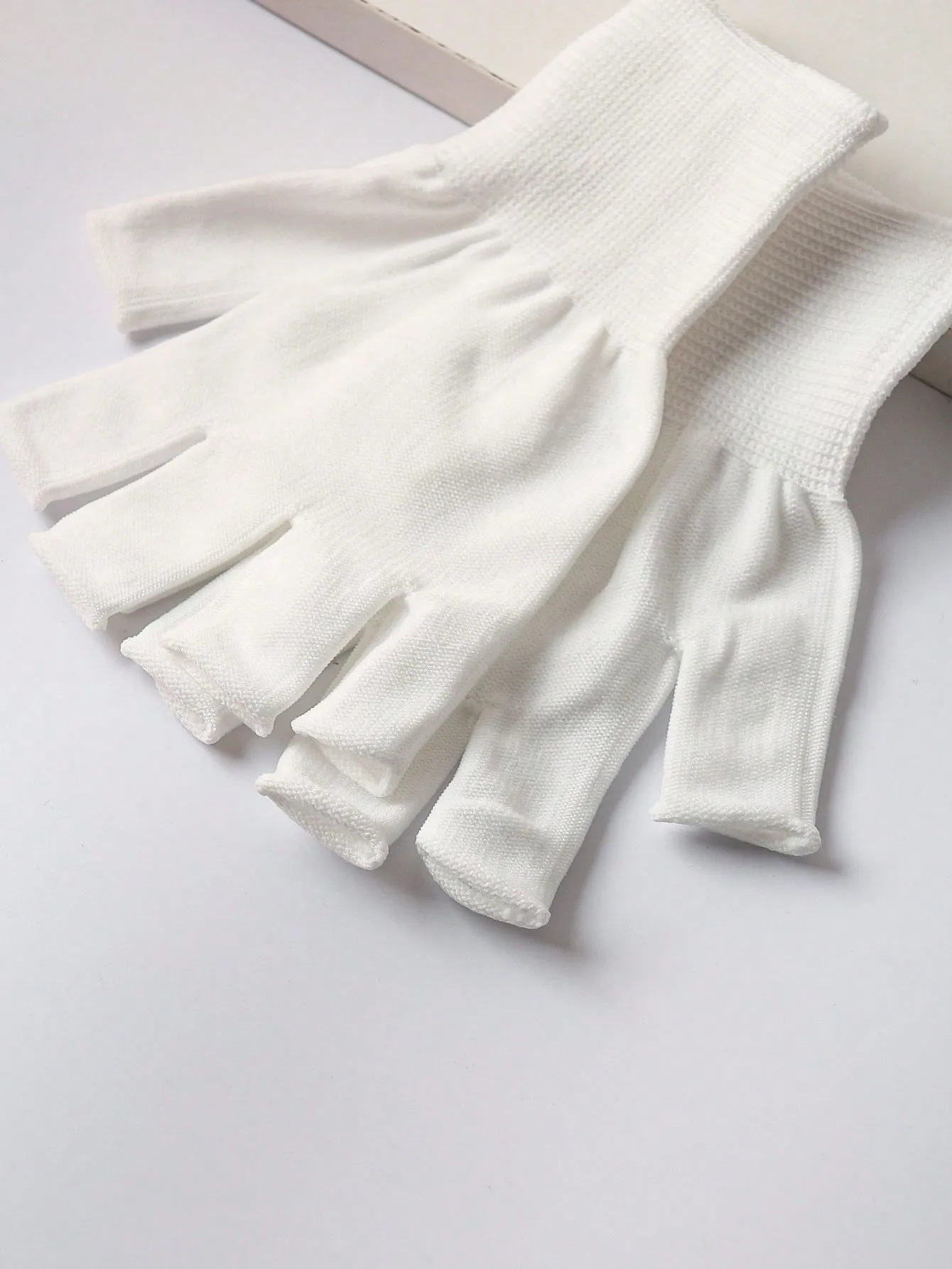 1 pair White-Color Manicure Gloves