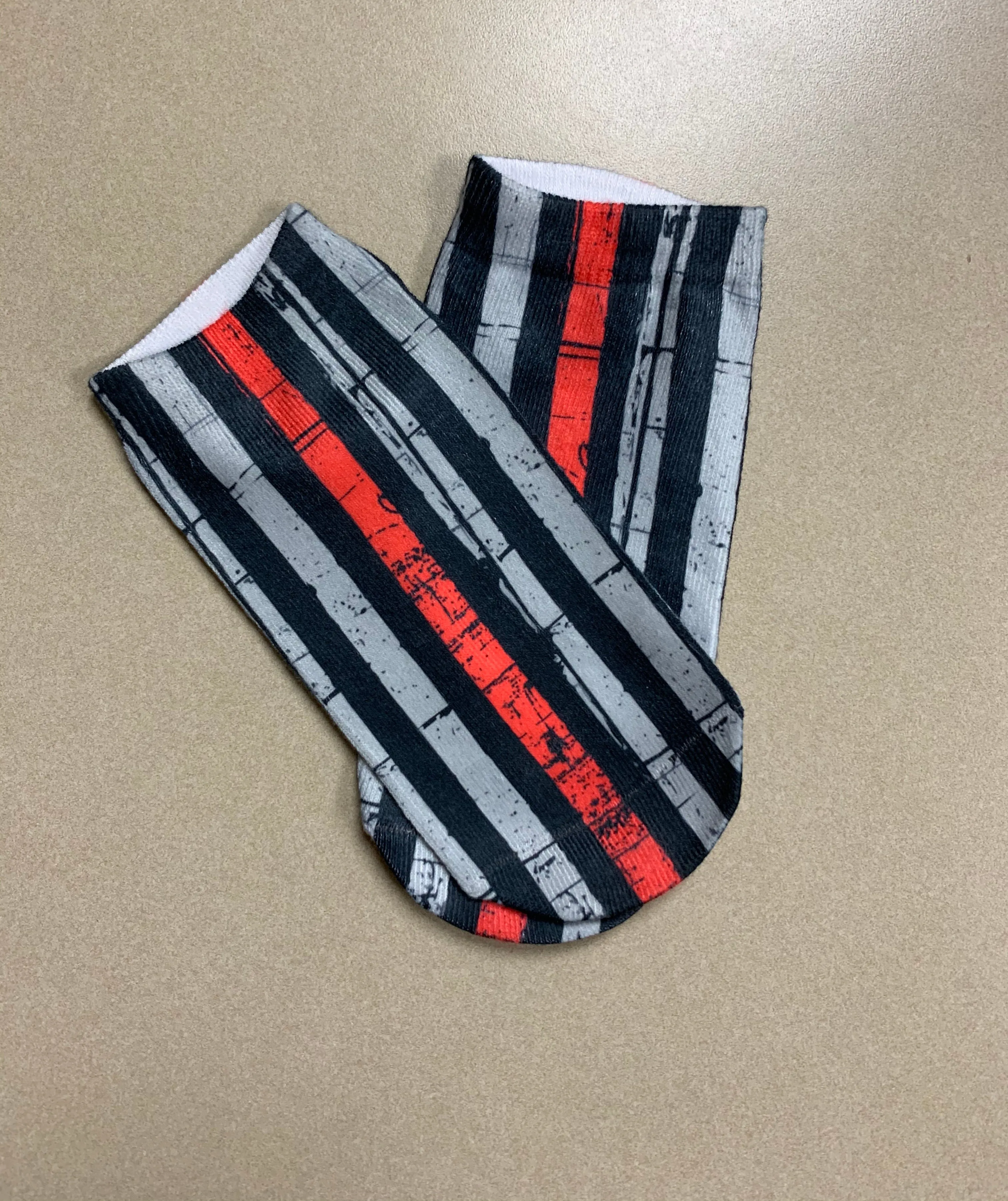 Distressed Thin Red Line Socks