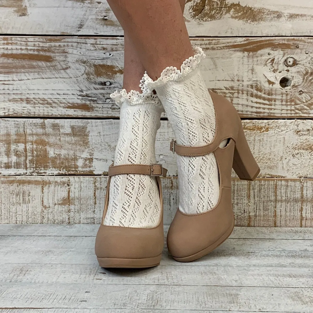 LACE crochet lace ankle socks - cream