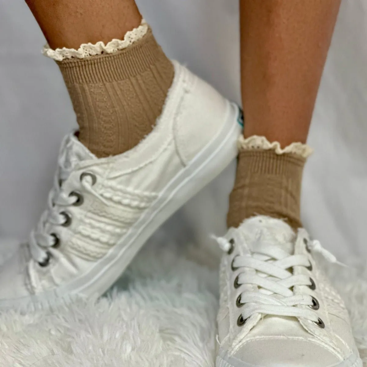 SHORTY  lace topped ankle socks - tan